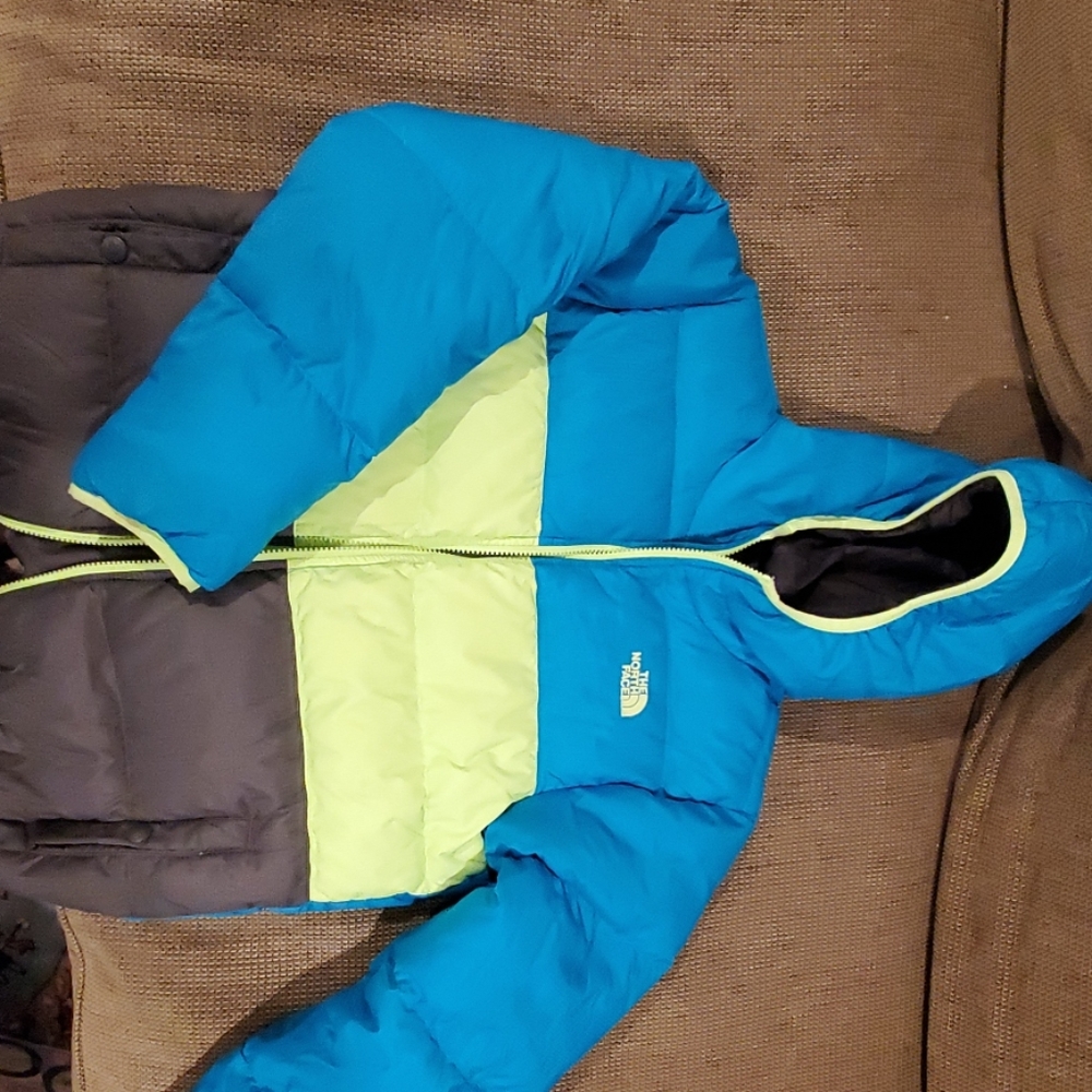 The North face reversible boys coat size 10-14